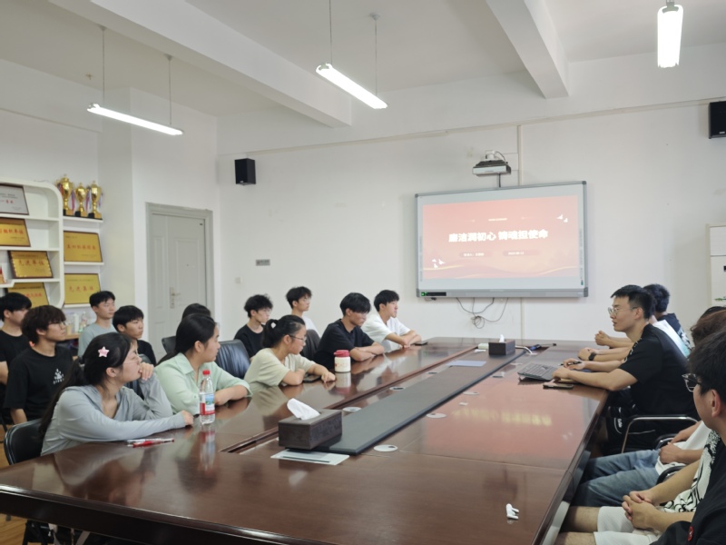 建筑环境工程学院开展“风云激荡百年路，青春奋进新时代”思政微讲堂活动